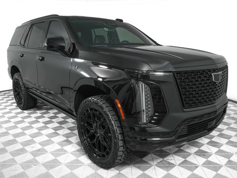 Used 2026 Cadillac Escalade Luxury w/ Touring Package AWD/4WD image 3