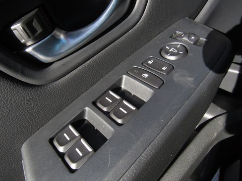 Used 2025 Honda Pilot Touring image 25