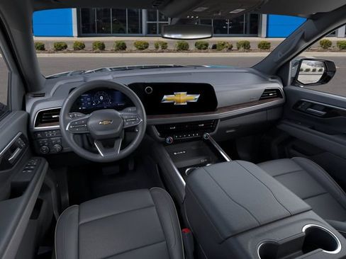 New 2025 Chevrolet Suburban Premier AWD/4WD image 15