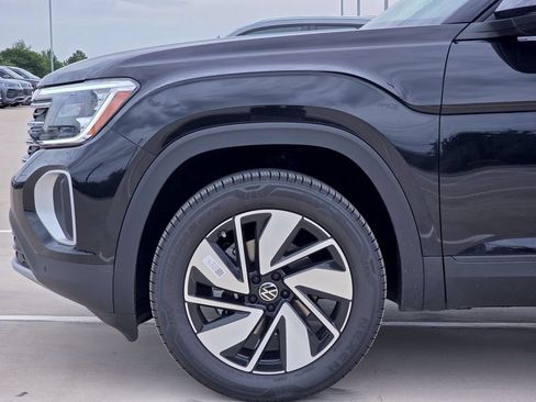 New 2026 Volkswagen Atlas SE FWD image 6