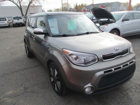 Used 2016 Kia Soul ! w/ Premium Package image 1