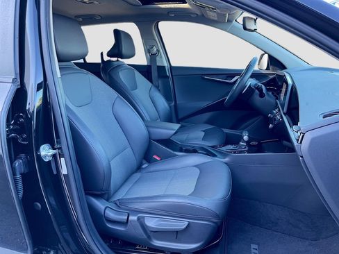 Certified 2023 Kia Niro EX Touring image 27