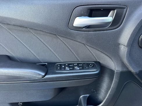 Used 2018 Dodge Charger R/T w/ Blacktop Package RWD image 10