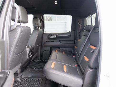 Used 2023 GMC Sierra 1500 AT4 w/ Technology Package image 18