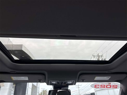 Used 2023 GMC Sierra 1500 SLT w/ SLT Convenience Package image 15