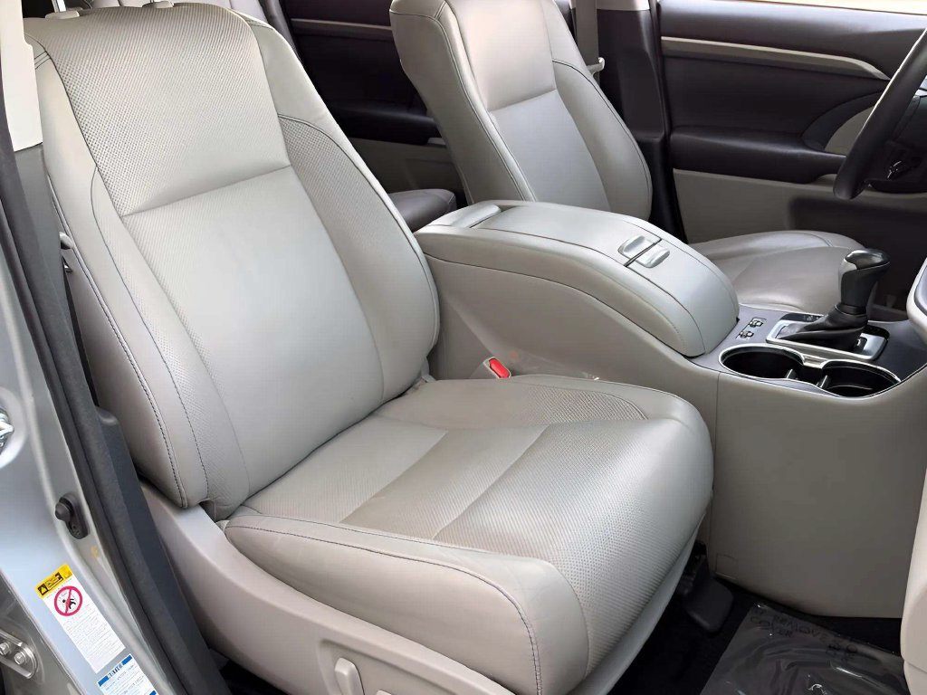 Used 2018 Toyota Highlander Limited AWD/4WD image 10