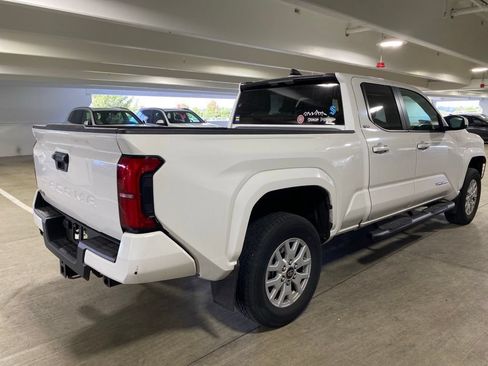 Used 2024 Toyota Tacoma SR5 AWD/4WD image 5
