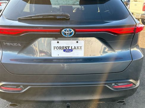 Used 2023 Toyota Venza LE image 20