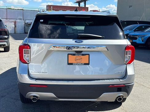 Used 2023 Ford Explorer Limited AWD/4WD image 4