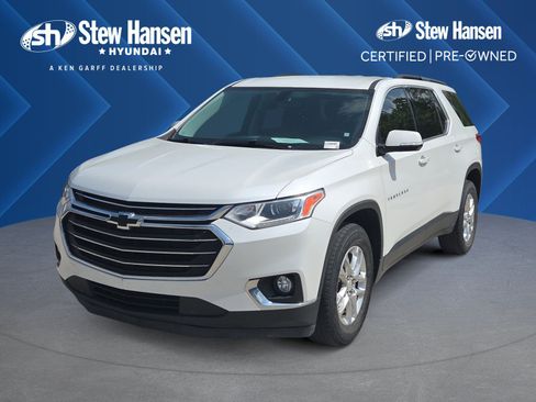 Used 2020 Chevrolet Traverse LT FWD image 1