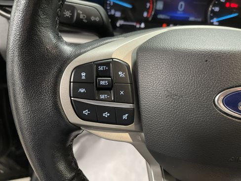 Used 2022 Ford Explorer XLT w/ Equipment Group 202A image 20