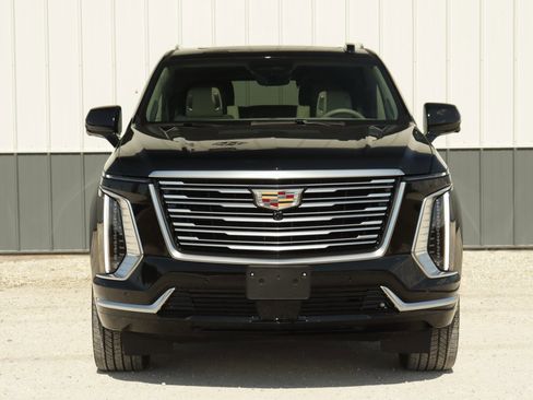 New 2025 Cadillac Escalade Premium Luxury Platinum image 2