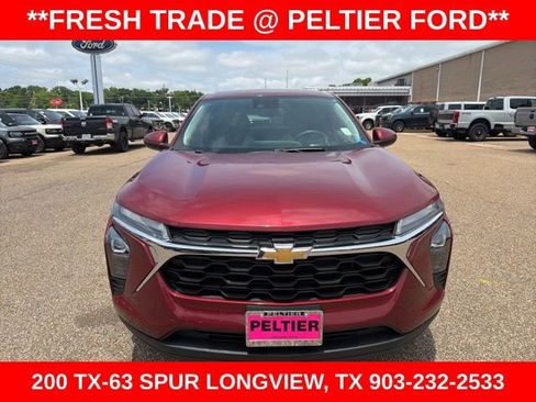 Used 2024 Chevrolet Trax LS w/ LS Convenience Package FWD image 8