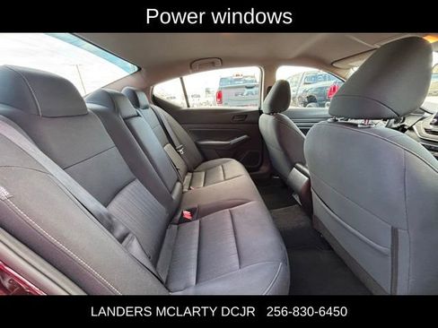 Used 2024 Nissan Altima 2.5 SV image 13