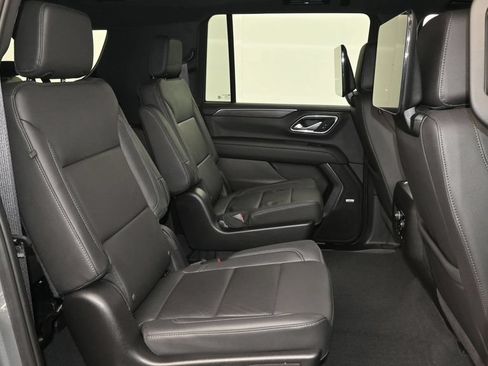 Used 2024 Chevrolet Suburban Z71 w/ Luxury Package AWD/4WD image 17