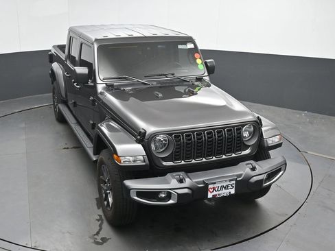 Used 2025 Jeep Gladiator Sport AWD/4WD image 31