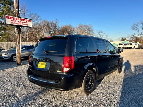 Used 2019 Dodge Grand Caravan GT image 2