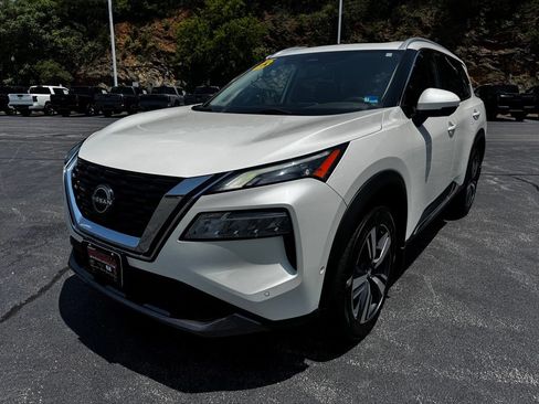 Certified 2023 Nissan Rogue SL w/ SL Premium Package FWD image 3
