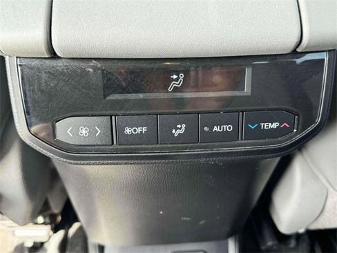 Used 2022 Toyota Highlander Limited image 14