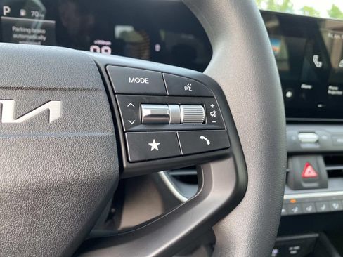 New 2026 Kia K4 FWD image 12