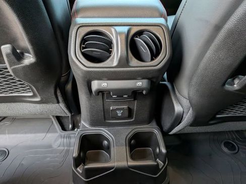 Used 2025 Jeep Gladiator Rubicon image 27