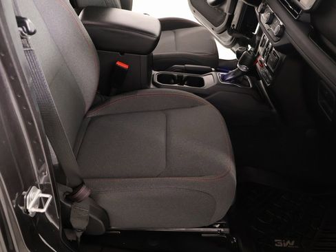 Used 2024 Jeep Wrangler Unlimited Rubicon w/ Technology Group image 14