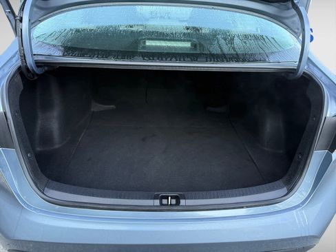 Used 2022 Toyota Corolla LE image 7