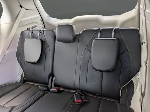 Used 2022 Chrysler Pacifica Limited FWD image 14