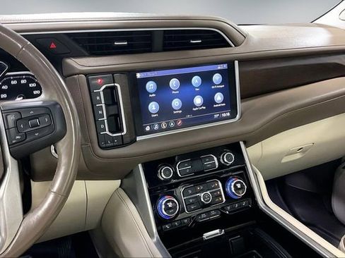 Used 2021 GMC Yukon Denali w/ Denali Premium Package AWD/4WD image 11