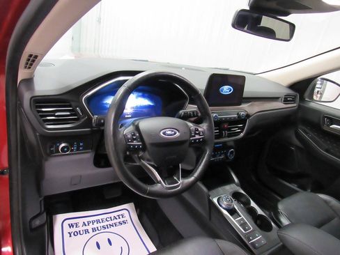 Used 2020 Ford Escape Titanium AWD/4WD image 26