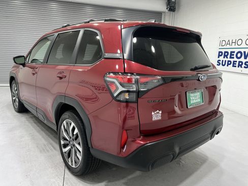 Used 2025 Subaru Forester Touring AWD/4WD image 6