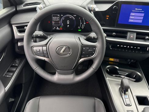 New 2026 Lexus UX 300h FWD image 25