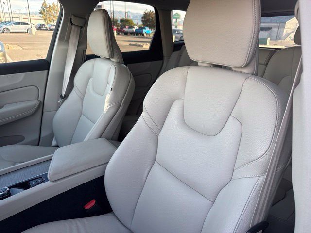 Used 2023 Volvo XC60 B5 Plus w/ Protection Package Premier AWD/4WD image 10