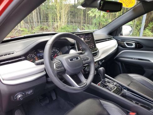 Used 2025 Jeep Compass Limited AWD/4WD image 20