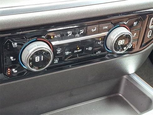 Used 2023 Chevrolet Silverado 1500 High Country image 12