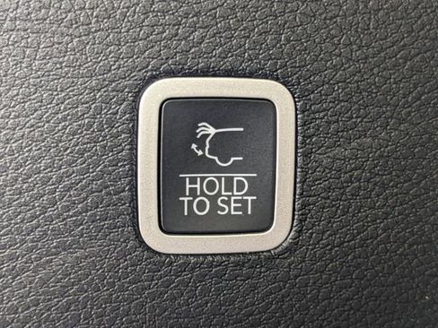 Used 2022 Jeep Wagoneer Series III image 12