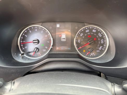 Used 2022 Toyota RAV4 LE FWD image 15