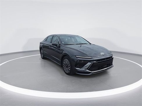 New 2025 Hyundai Sonata Limited image 2