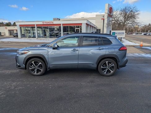 Used 2023 Toyota Corolla Cross XSE image 2