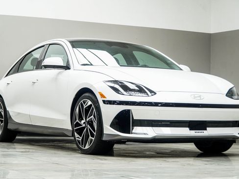 Used 2024 Hyundai Ioniq 6 Limited image 4