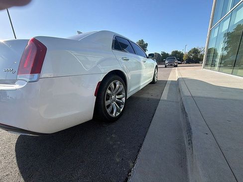 Used 2015 Chrysler 300 C RWD image 10