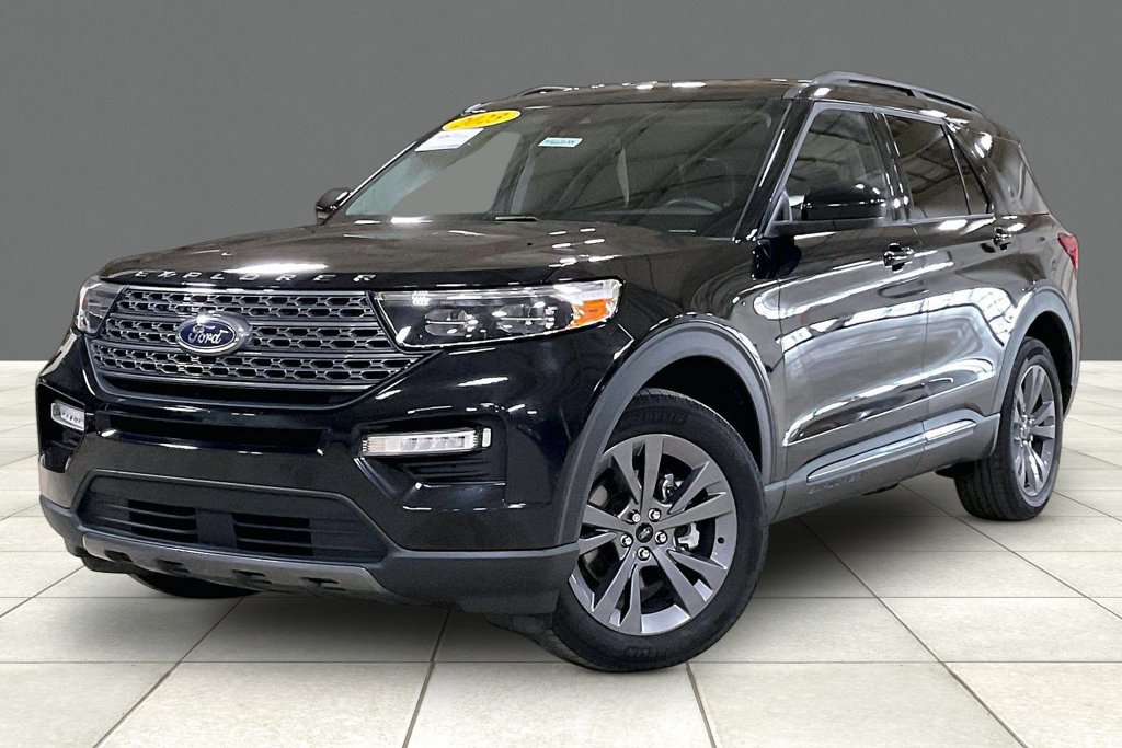 Certified 2023 Ford Explorer XLT w/ Equipment Group 202A AWD/4WD image 2