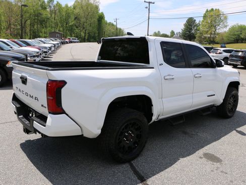 Used 2025 Toyota Tacoma SR5 RWD image 8