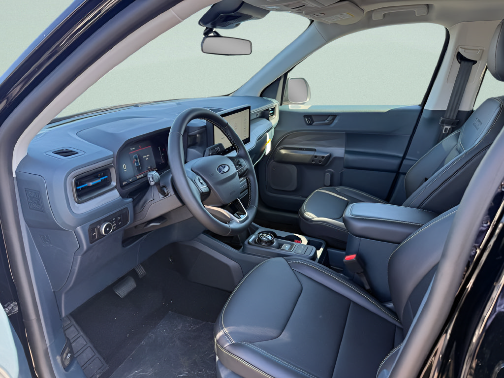Used 2025 Ford Maverick Lobo AWD/4WD image 3