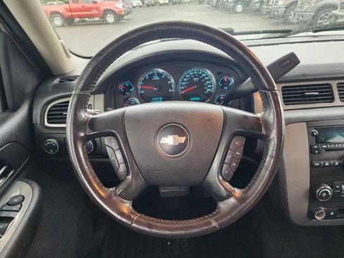 Used 2008 Chevrolet Suburban 2500 LS w/ Skid Plate Package AWD/4WD image 23