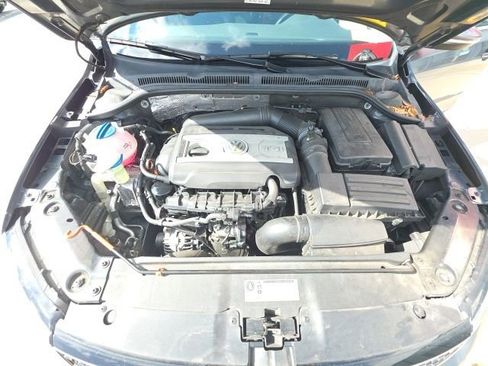 Used 2012 Volkswagen Jetta GLI FWD image 27