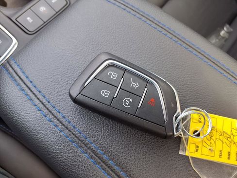 Used 2024 Cadillac XT4 Sport image 16