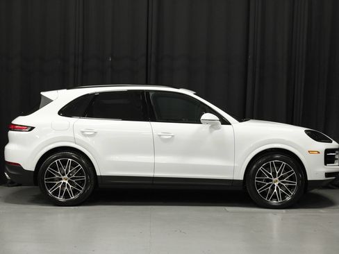 New 2026 Porsche Cayenne AWD/4WD image 6
