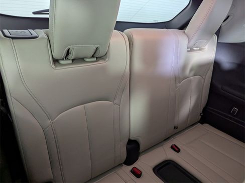 Used 2023 INFINITI QX60 Sensory w/ Cargo Package image 32