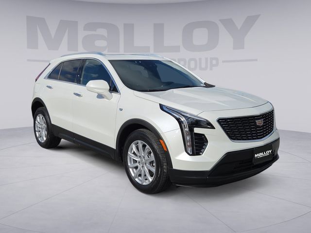Certified 2023 Cadillac XT4 Luxury w/ Cold Weather Package AWD/4WD image 7